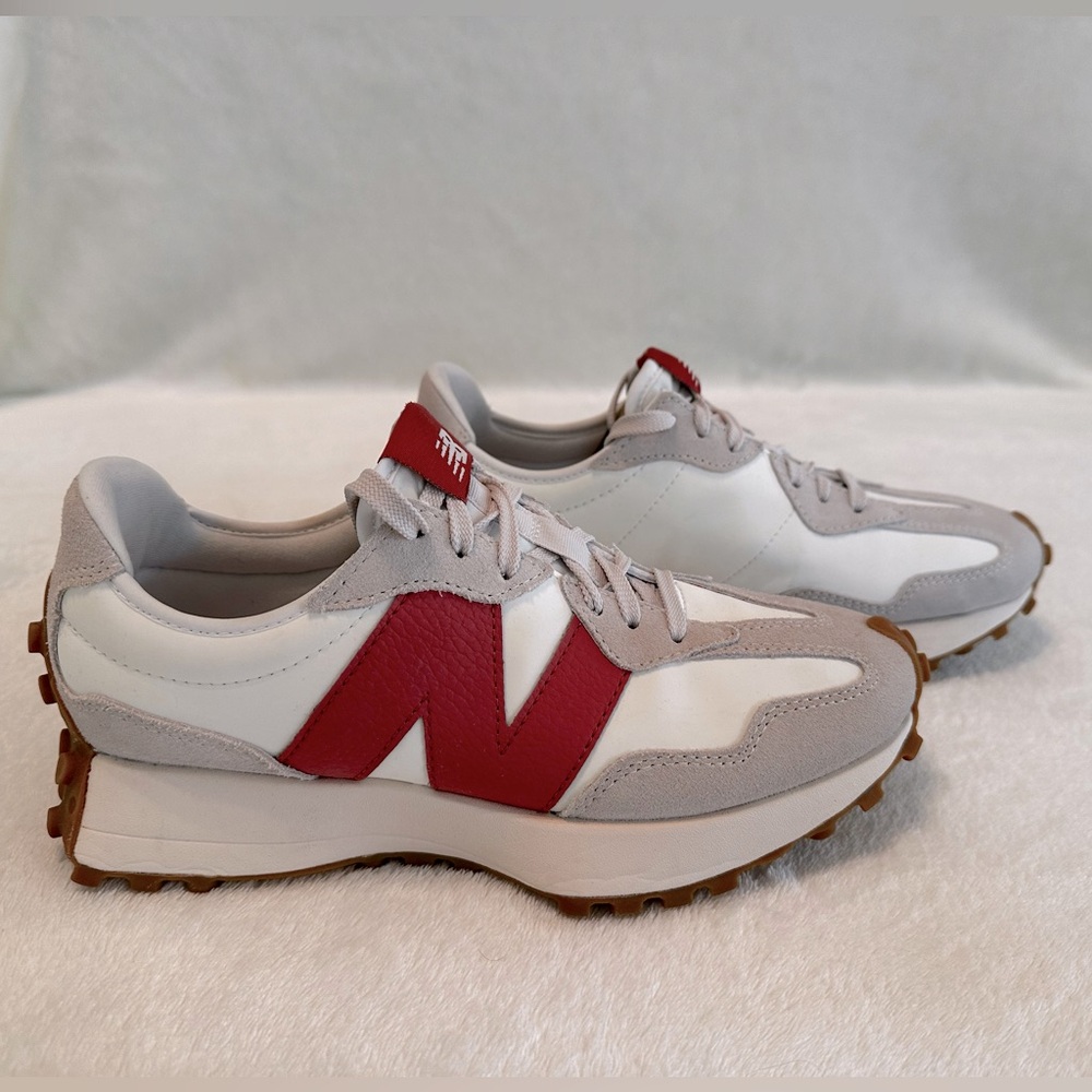 Women’s New Balance 327 Tennis Shoes